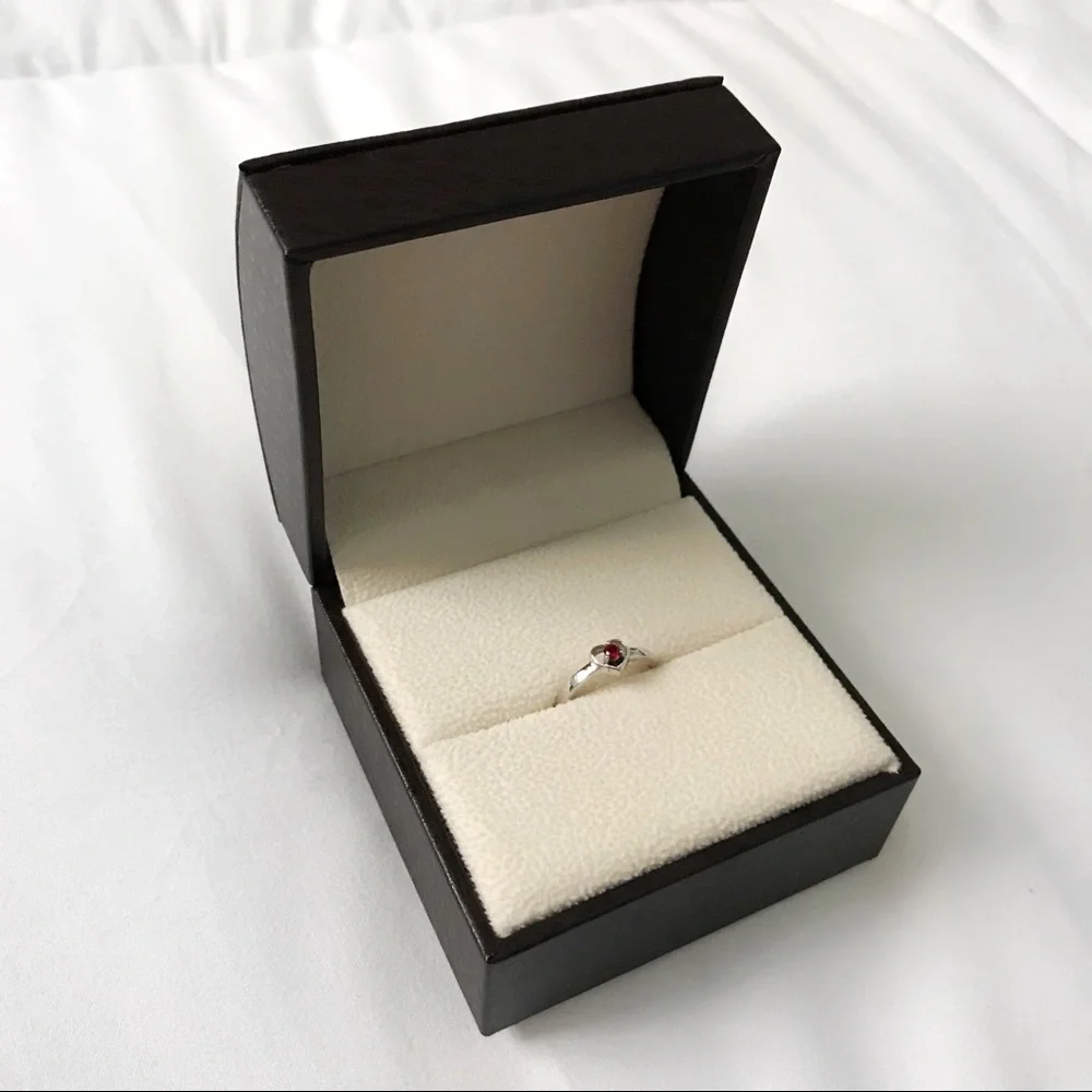 Ruby heart silver ring - Picture 7 of 15